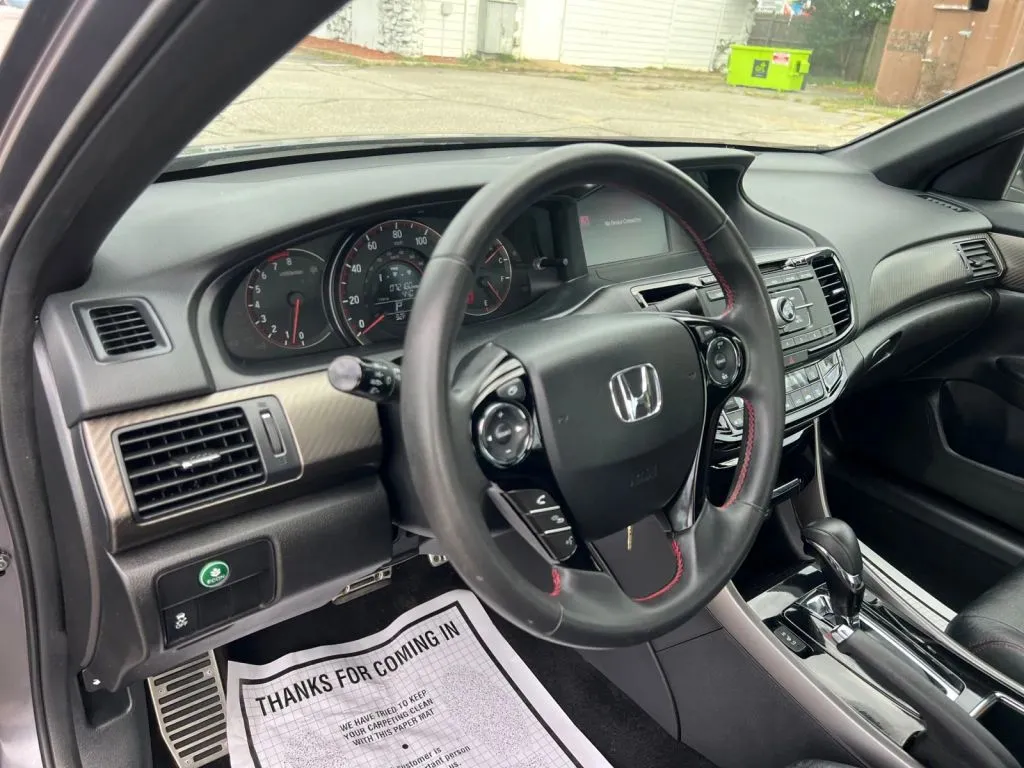 Honda Accord photo 25