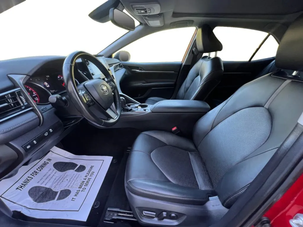 Toyota Camry photo 9