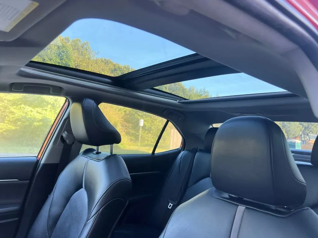 Toyota Camry photo 24