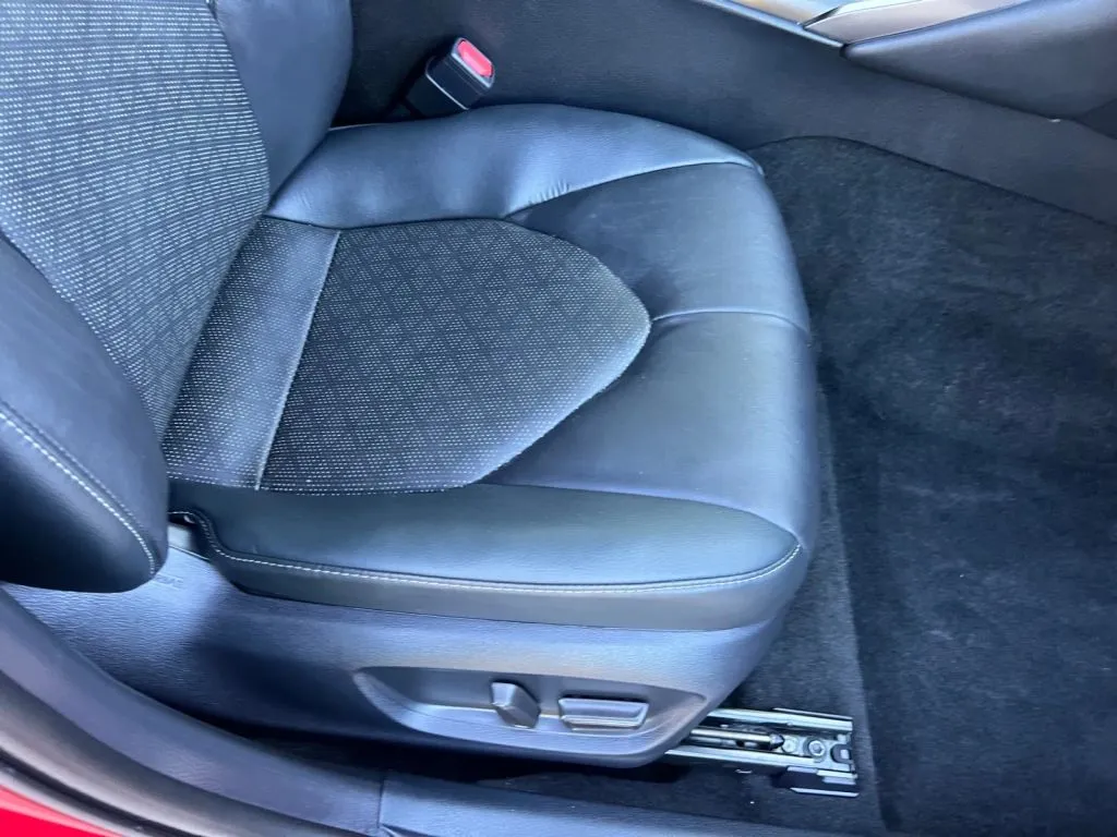 Toyota Camry photo 16