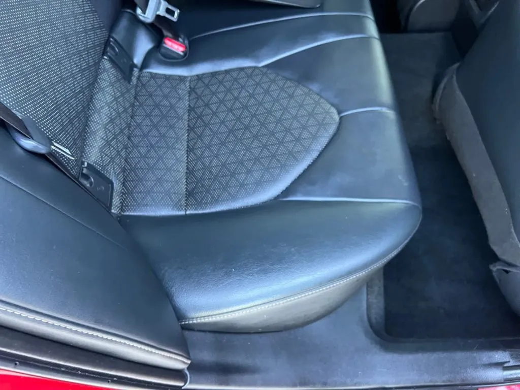Toyota Camry photo 19