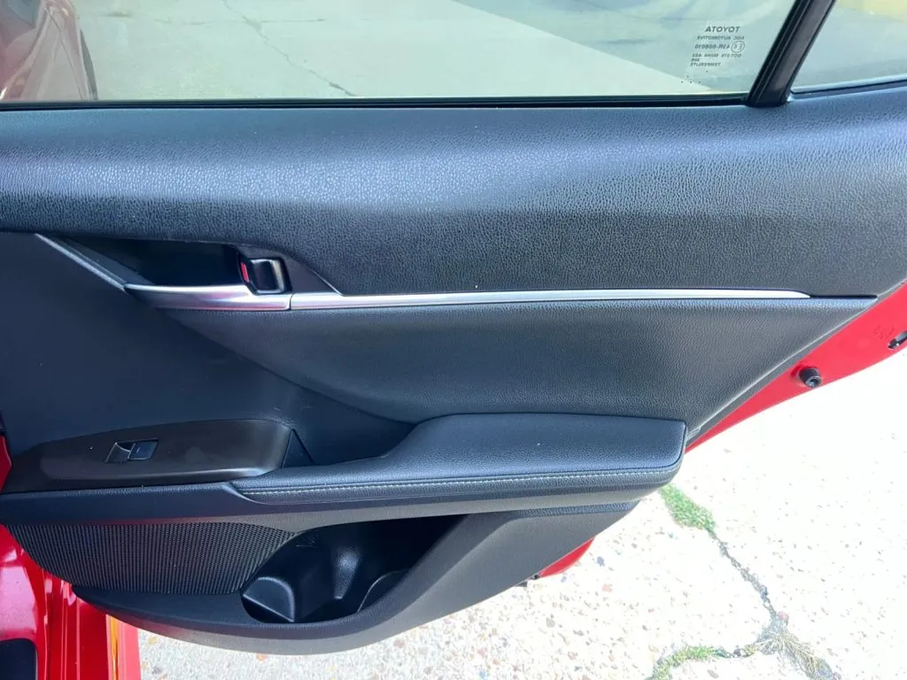 Toyota Camry photo 20