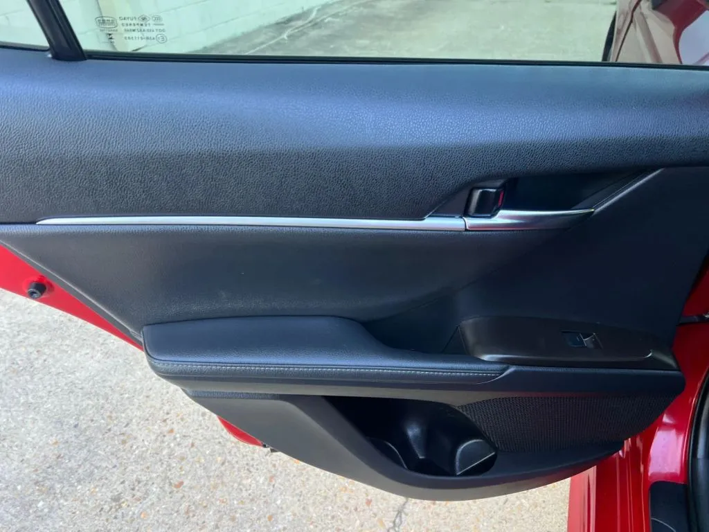 Toyota Camry photo 23