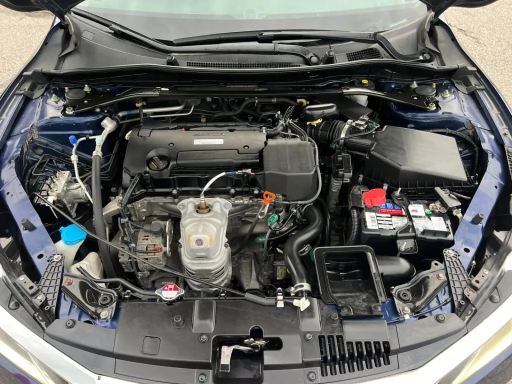 Honda Accord photo 32