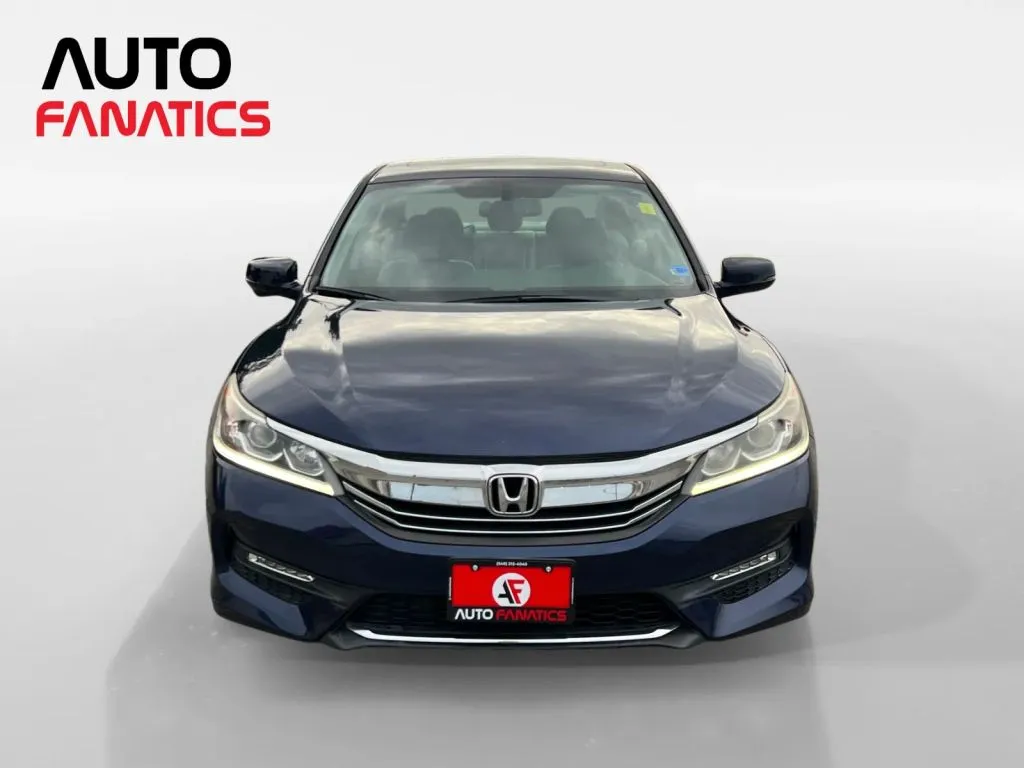 Honda Accord photo 9
