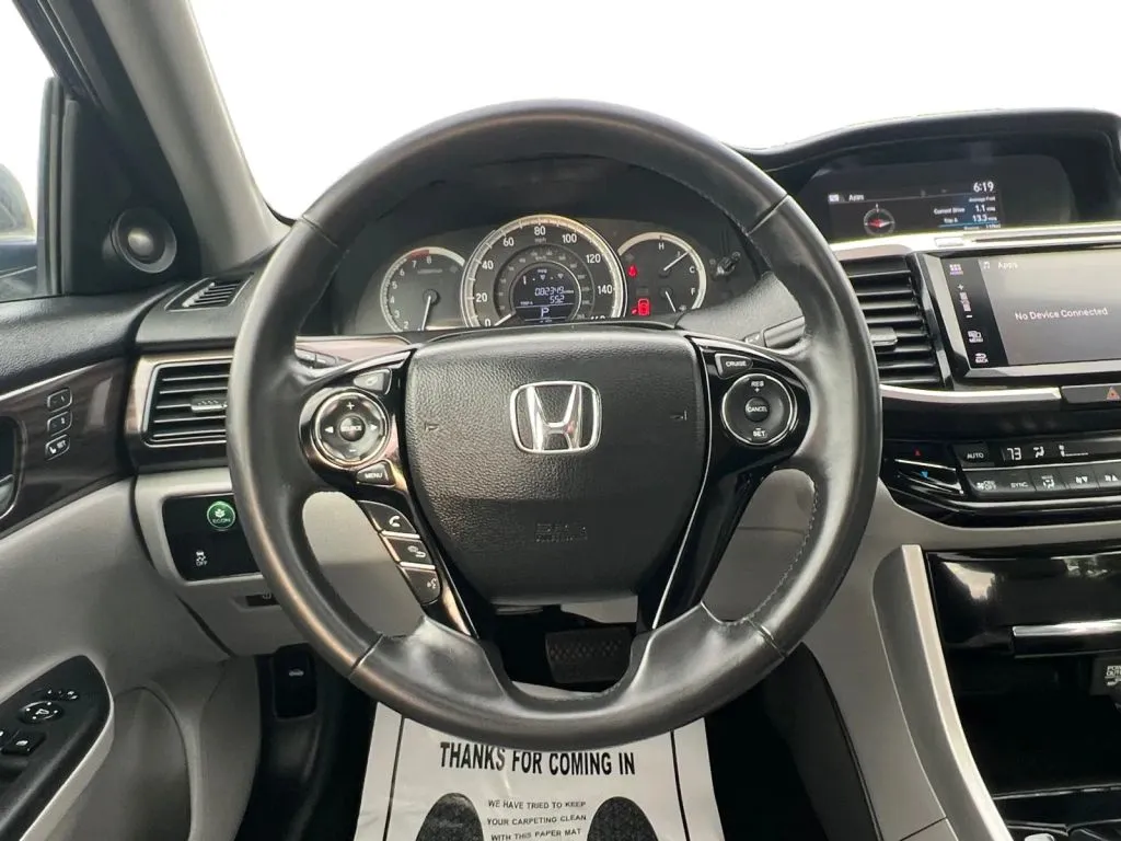 Honda Accord photo 13