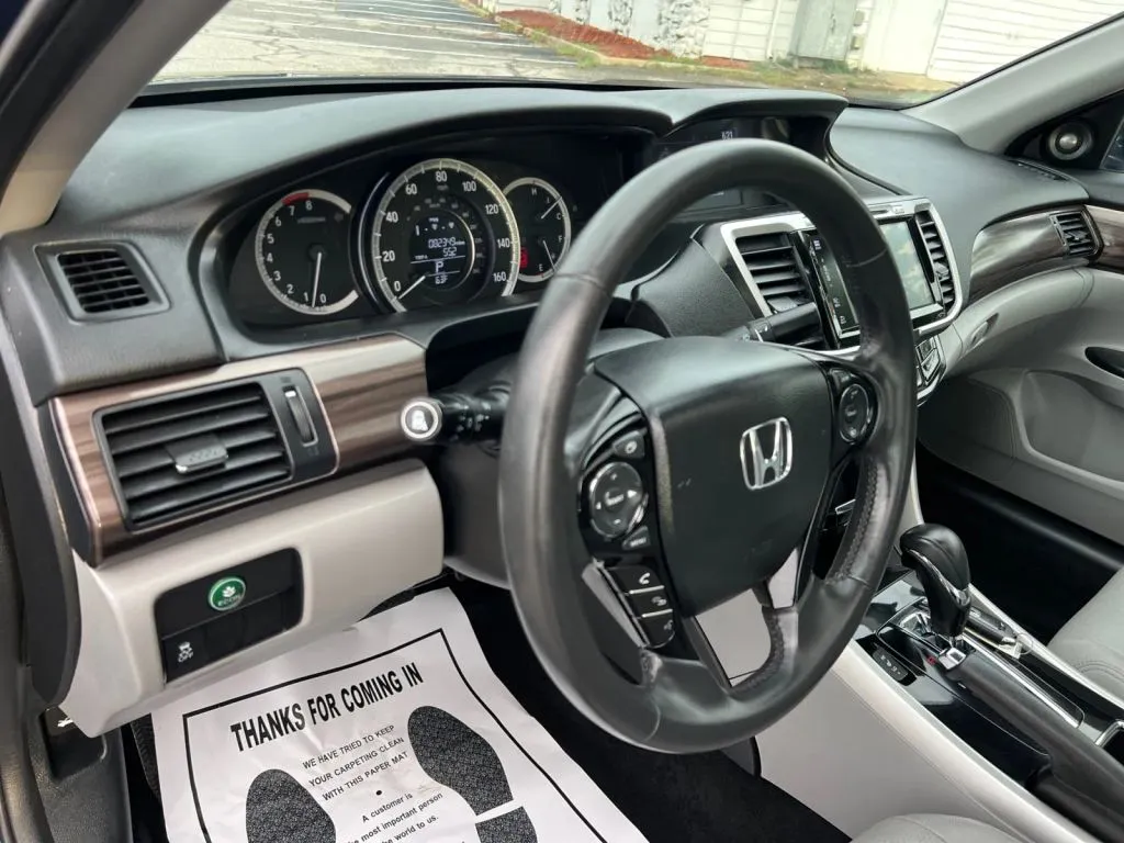 Honda Accord photo 26