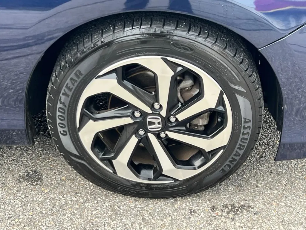 Honda Accord photo 35