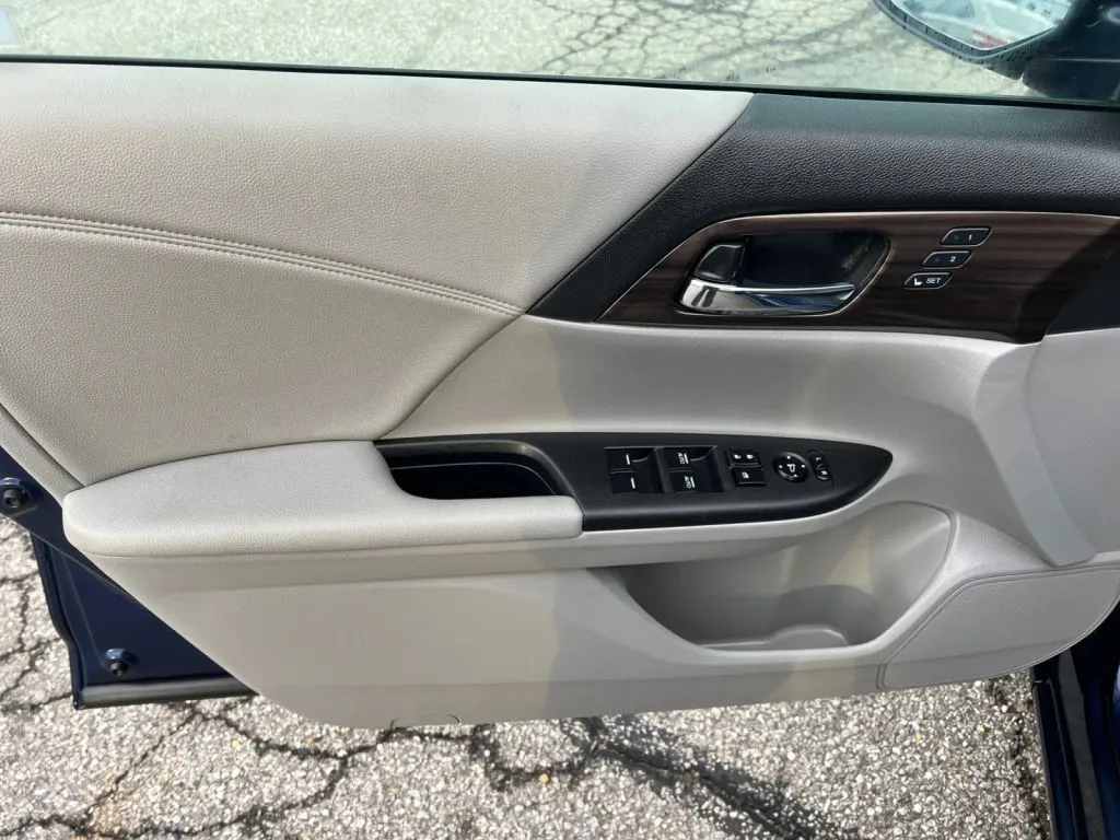 Honda Accord photo 27