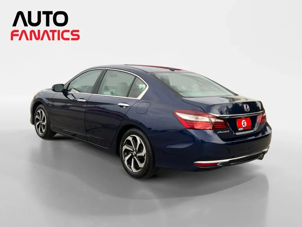 Honda Accord photo 3