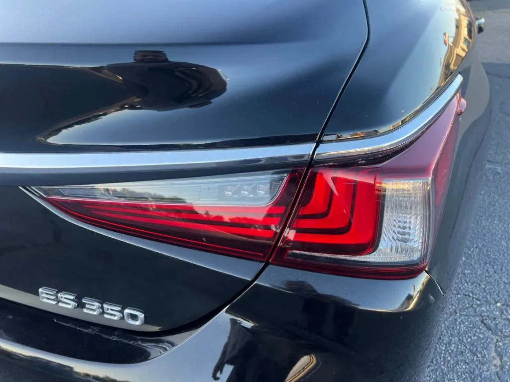 Lexus ES photo 37