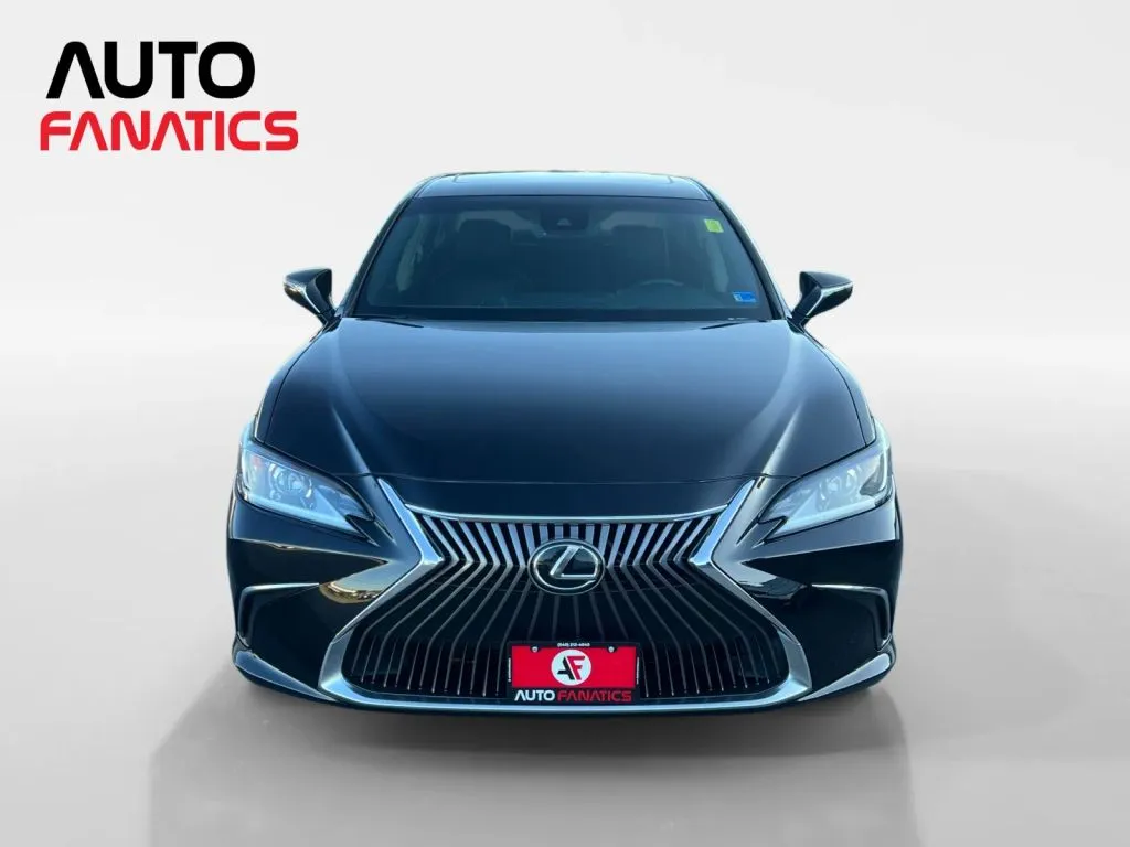 Lexus ES photo 9