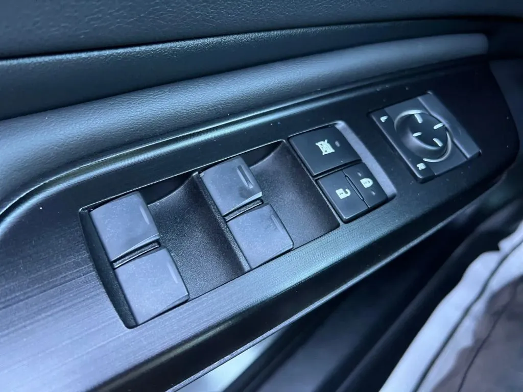 Lexus ES photo 47