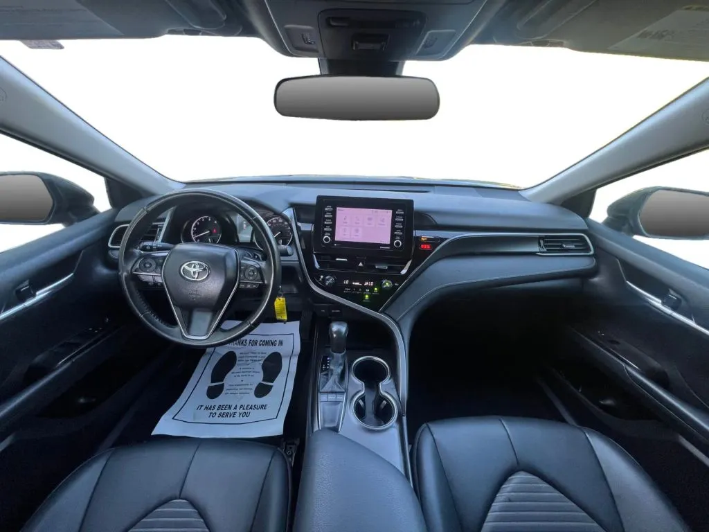 Toyota Camry photo 11