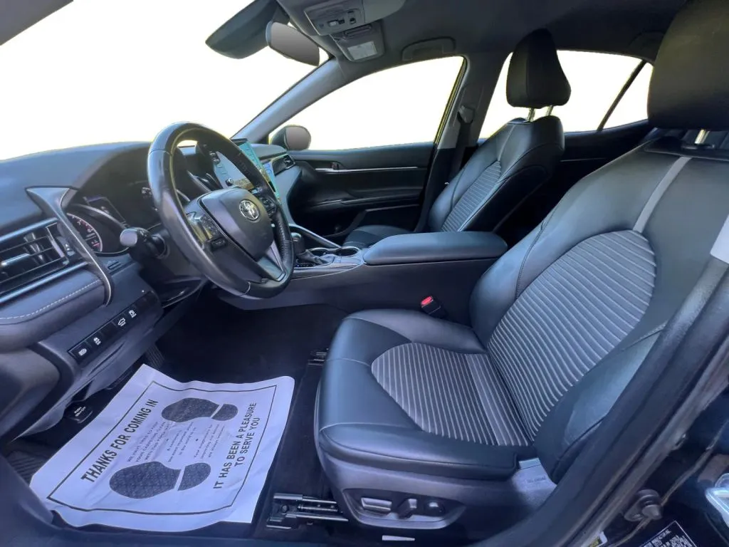Toyota Camry photo 10
