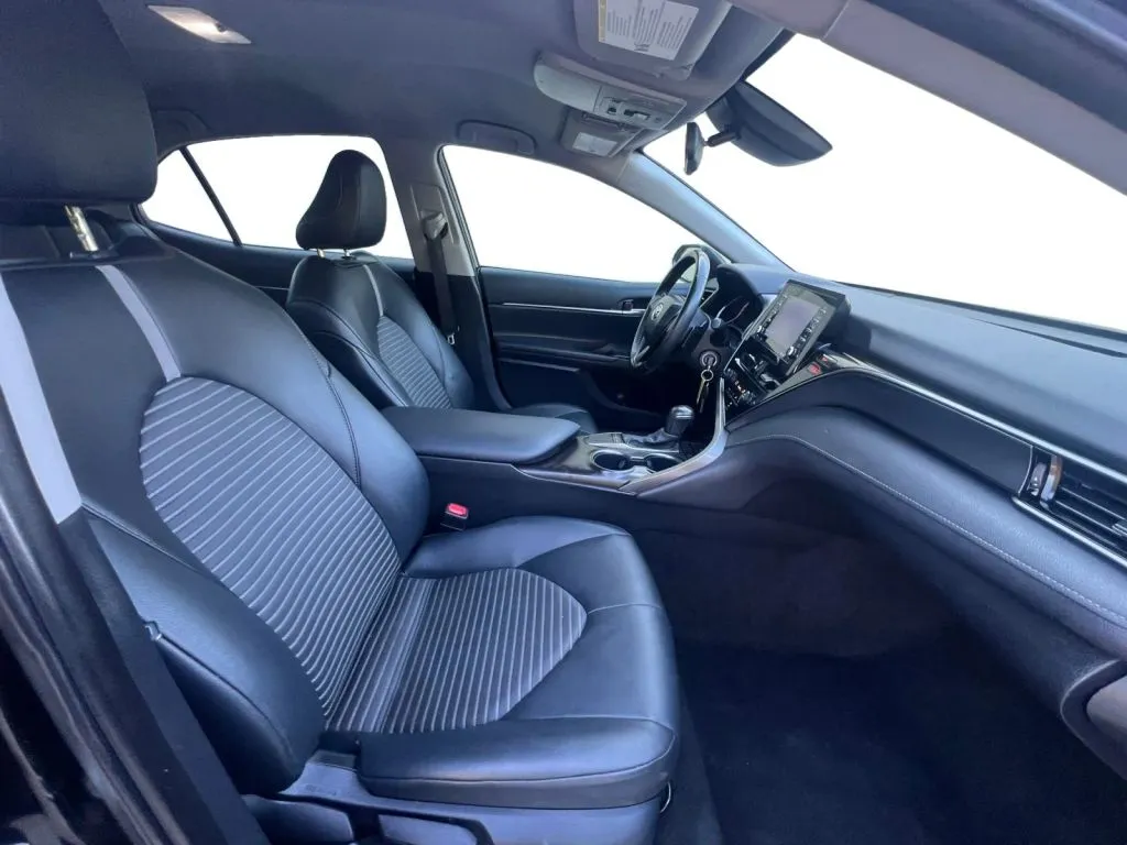Toyota Camry photo 15