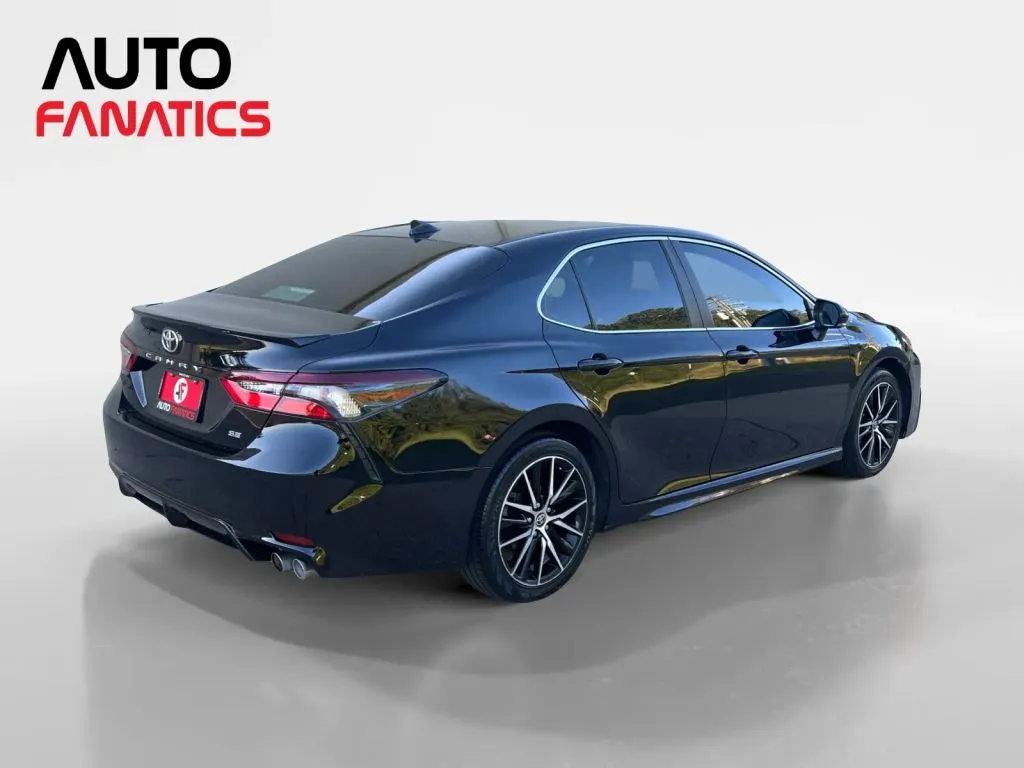 Toyota Camry photo 6