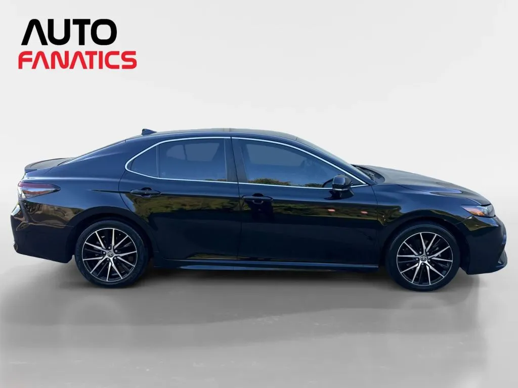 Toyota Camry photo 7