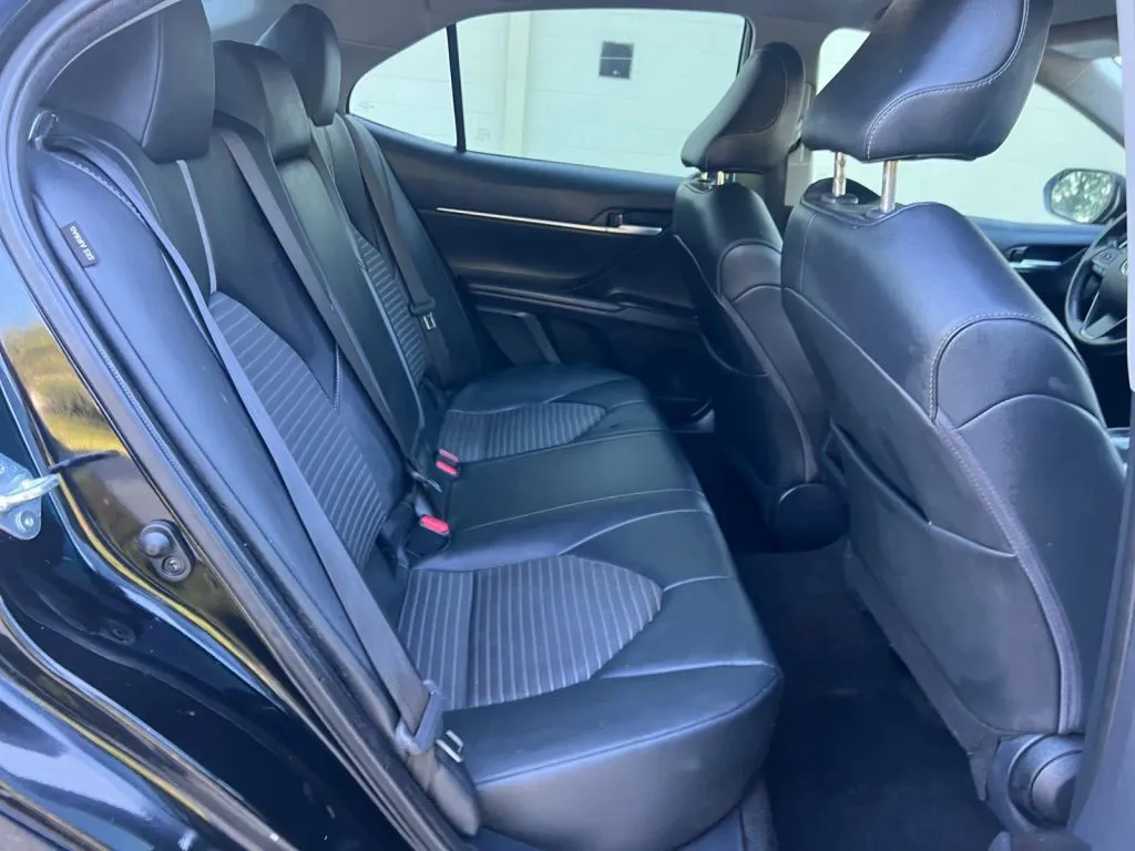 Toyota Camry photo 19
