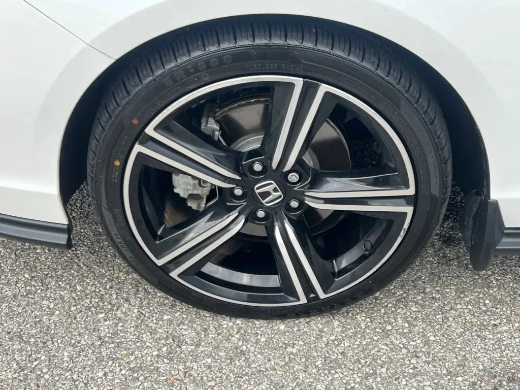 Honda Accord photo 30