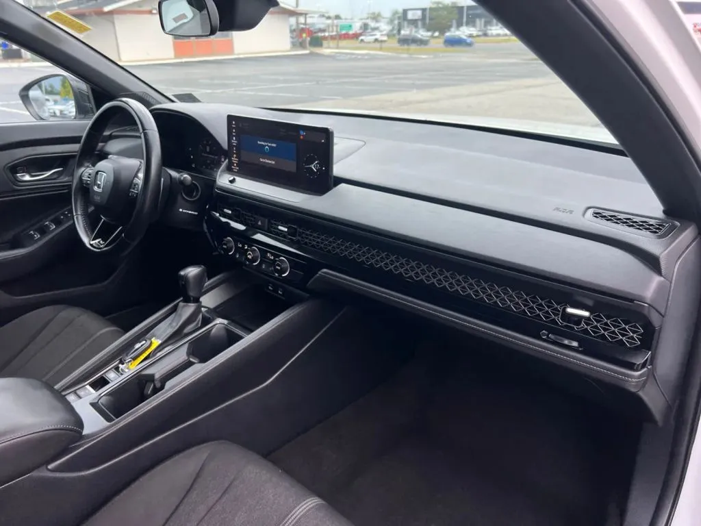 Honda Accord photo 16
