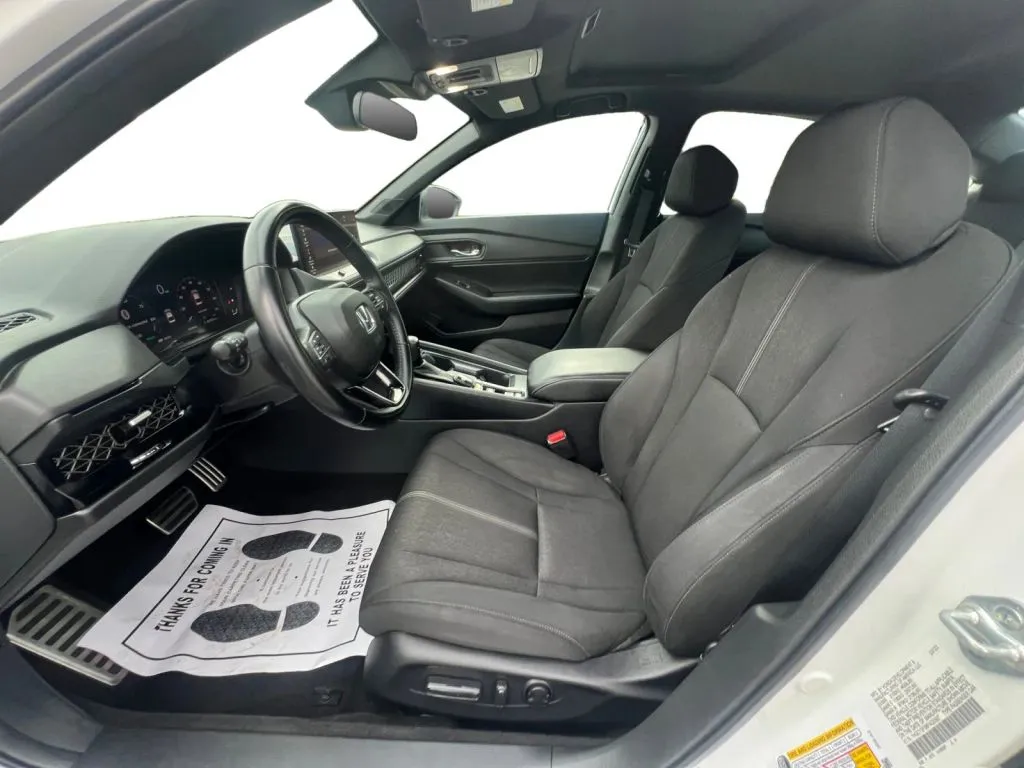 Honda Accord photo 10