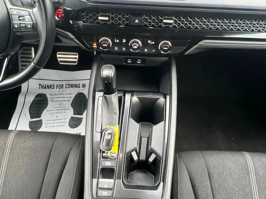 Honda Accord photo 12