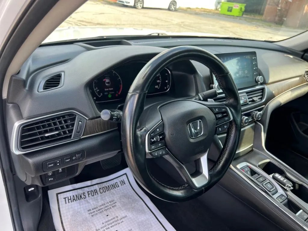 Honda Accord photo 25