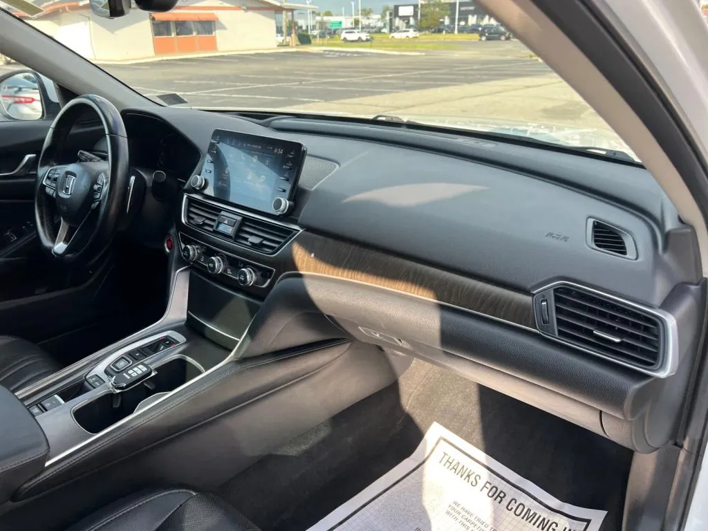 Honda Accord photo 16