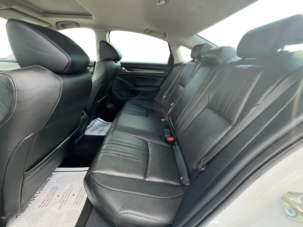 Honda Accord photo 13