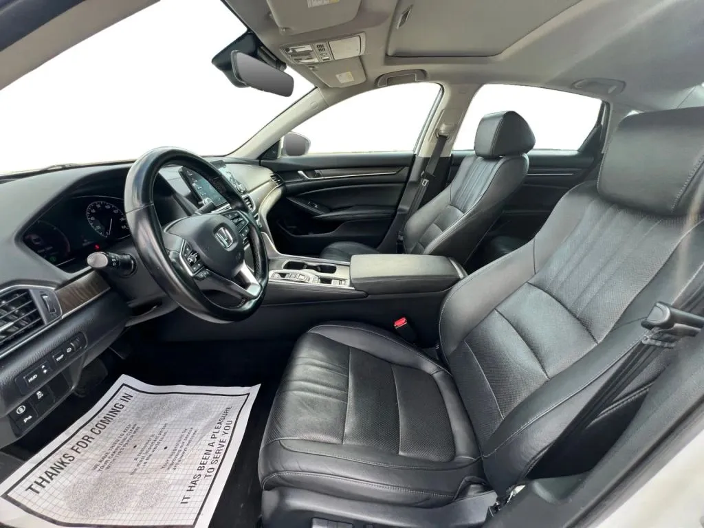 Honda Accord photo 9