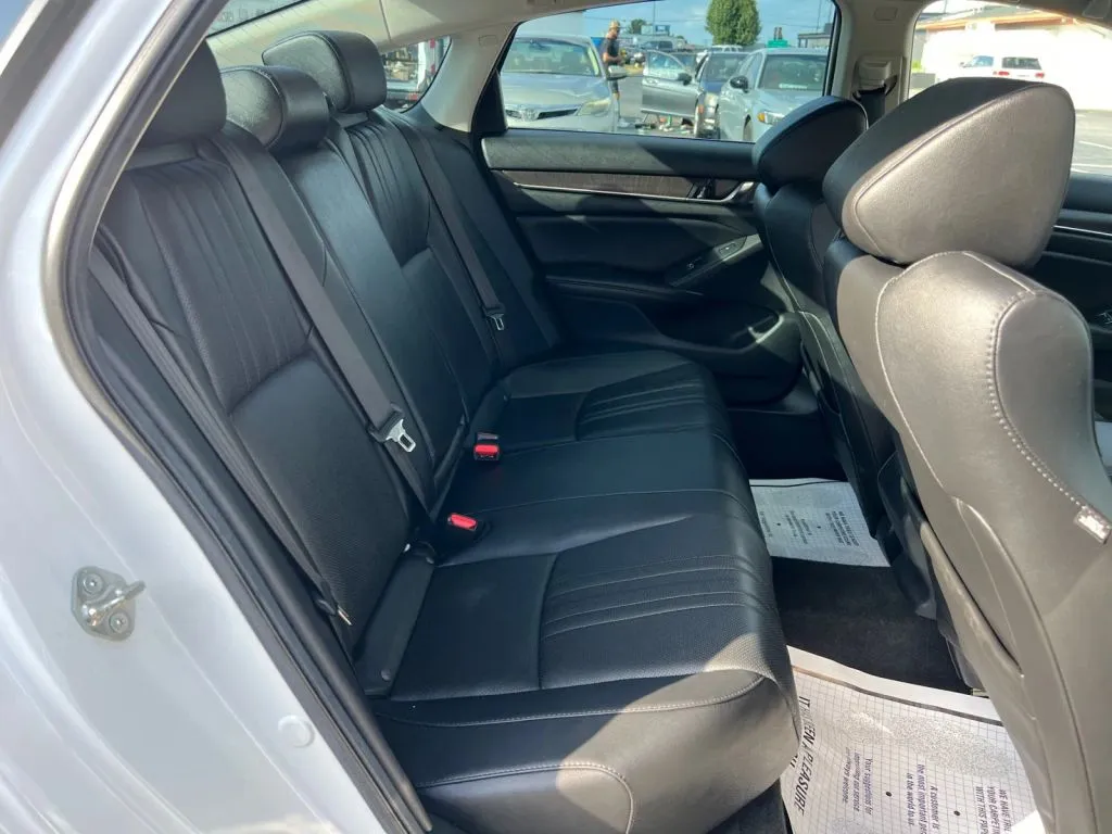 Honda Accord photo 18