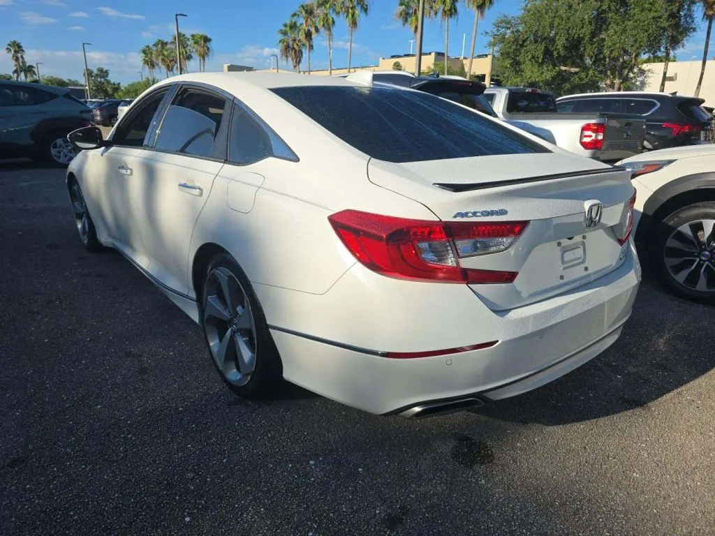 Honda Accord photo 2
