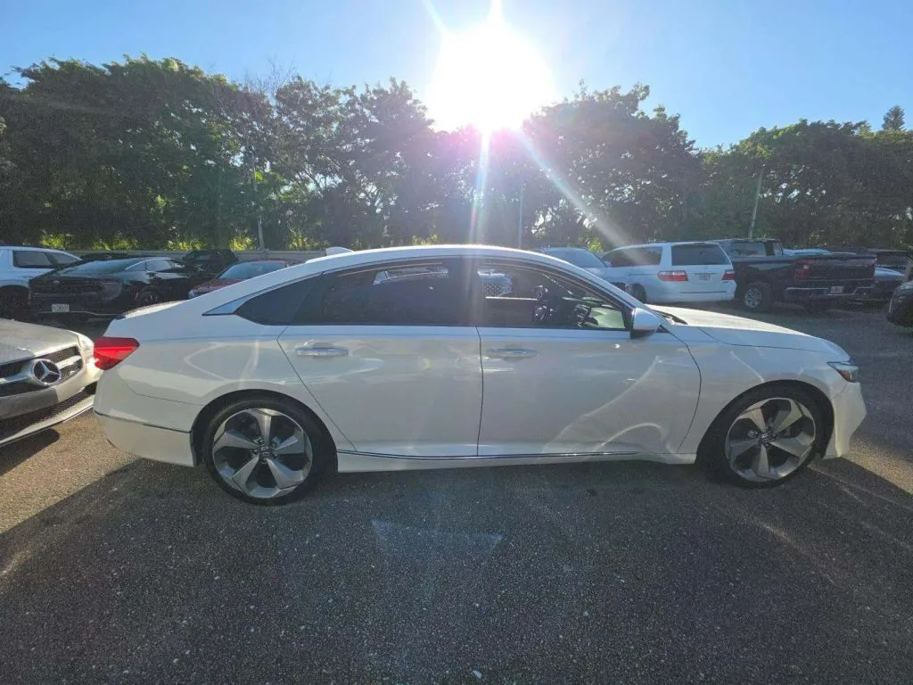Honda Accord photo 4