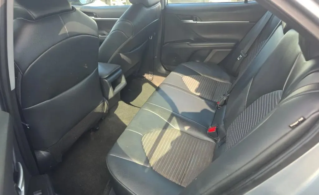 Toyota Camry photo 6