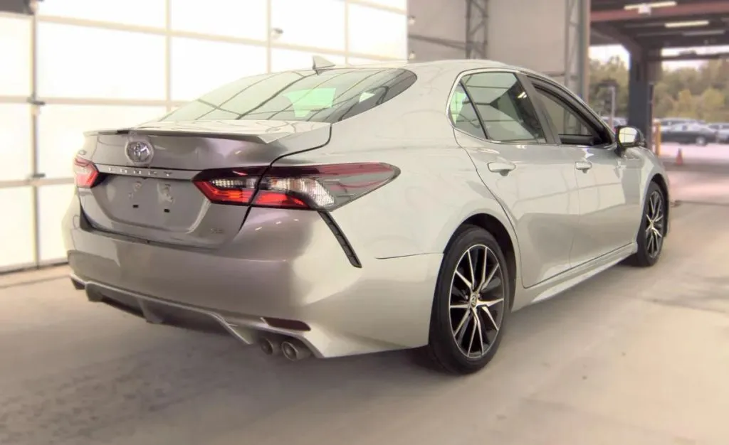 Toyota Camry photo 5