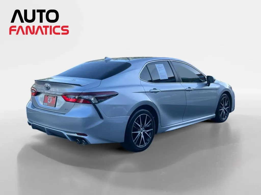 Toyota Camry photo 6