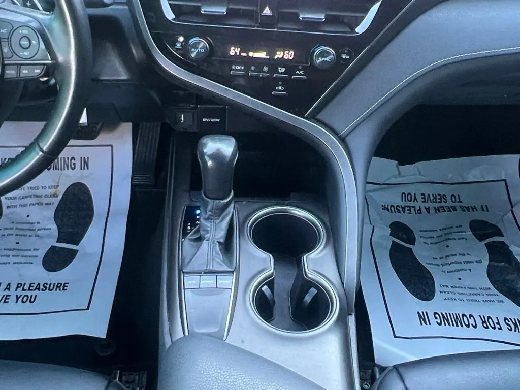 Toyota Camry photo 12