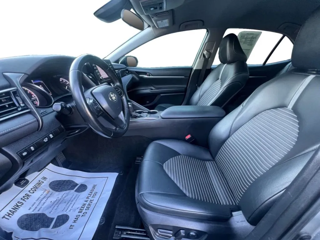 Toyota Camry photo 10
