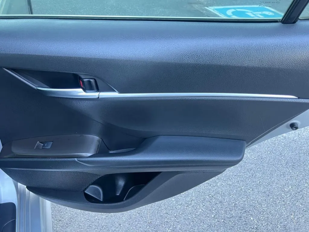 Toyota Camry photo 21