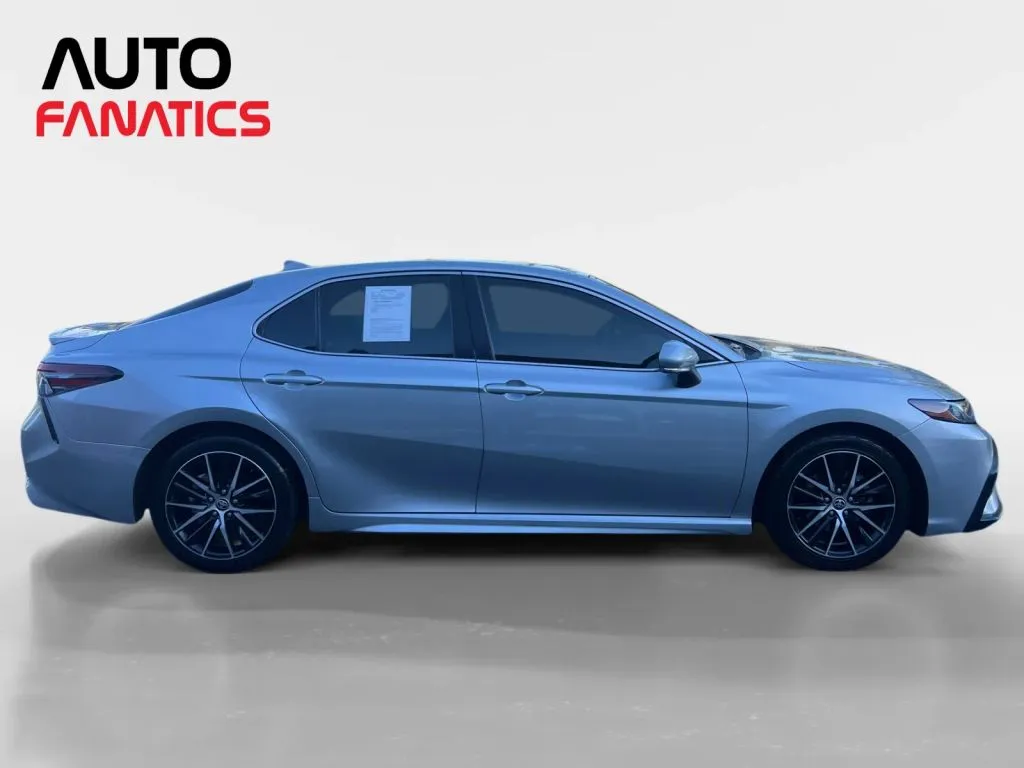 Toyota Camry photo 7