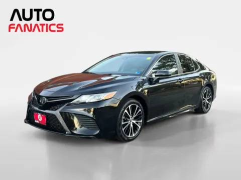 Black 2020 Toyota Camry SE Sedan 4D for sale in Fredericksburg, VA