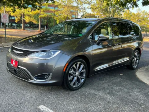 Photos of 2017 Chrysler Pacifica Limited Minivan 4D for sale in Fredericksburg, VA at Auto Fanatics
