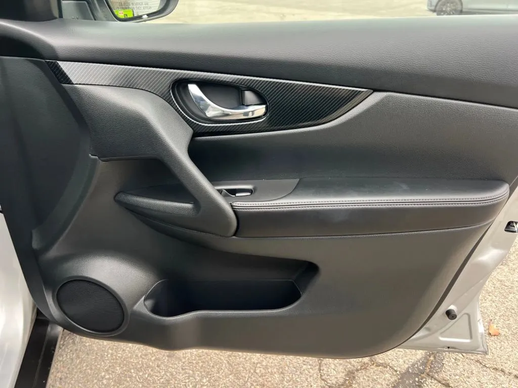 2019 Nissan Rogue SL - Photo 18