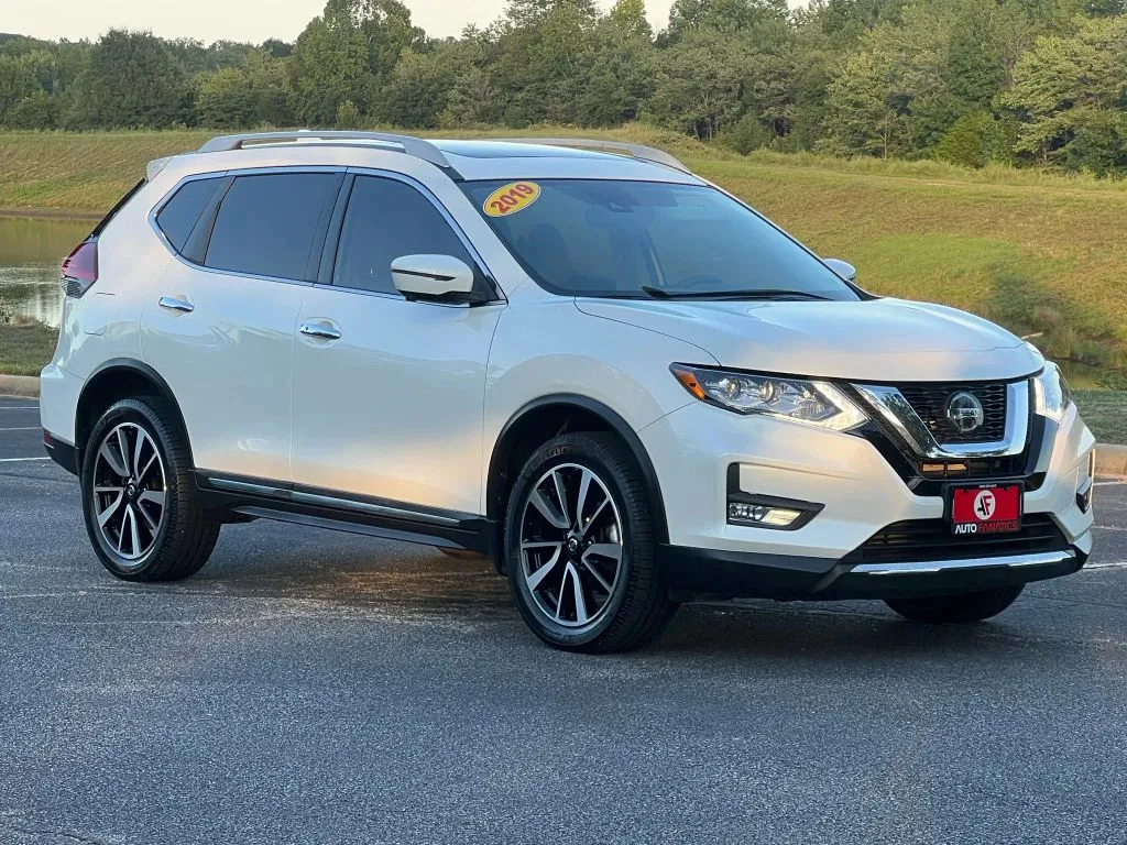 White 2019 Nissan Rogue SL Sport Utility 4D for sale in Fredericksburg, VA