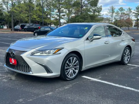 Photos of 2019 Lexus ES 350 Sedan 4D for sale in Fredericksburg, VA at Auto Fanatics