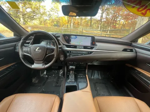 More photos of 2019 Lexus ES 350 Sedan 4D at Auto Fanatics, VA