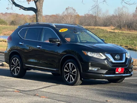 Black 2019 Nissan Rogue SL Sport Utility 4D for sale in Fredericksburg, VA