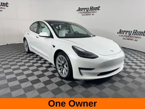 More photos of 2022 Tesla Model 3 at Jerry Hunt Supercenter - Salisbury, NC