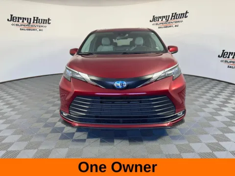 More photos of 2025 Toyota Sienna XLE at Jerry Hunt Supercenter - Salisbury, NC